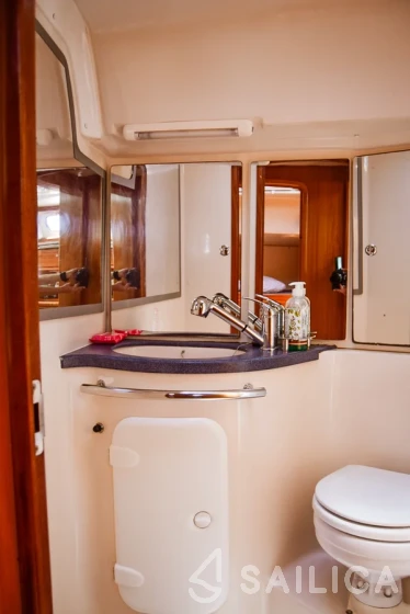 Bavaria 46 - Yacht Charter Sailica