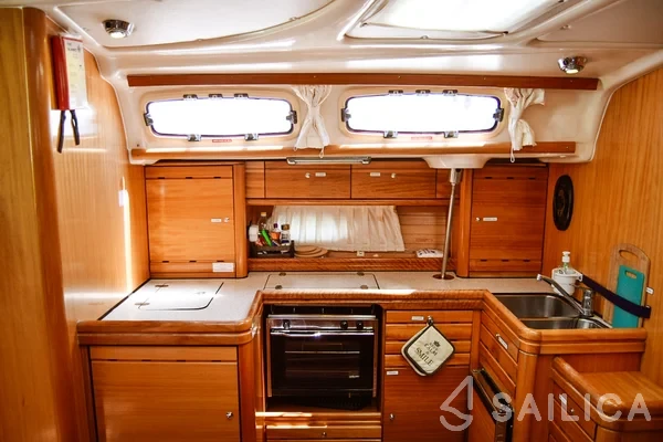 Bavaria 46 - Yacht Charter Sailica