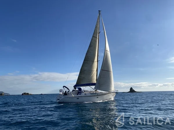 Sun Odyssey 42.2 - Yacht Charter Sailica
