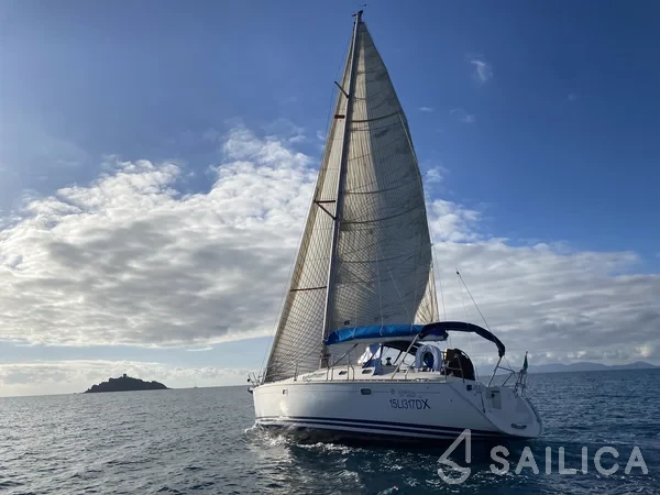 Sun Odyssey 42.2 - Yacht Charter Sailica