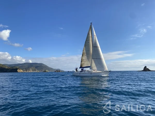 Sun Odyssey 42.2 - Yacht Charter Sailica