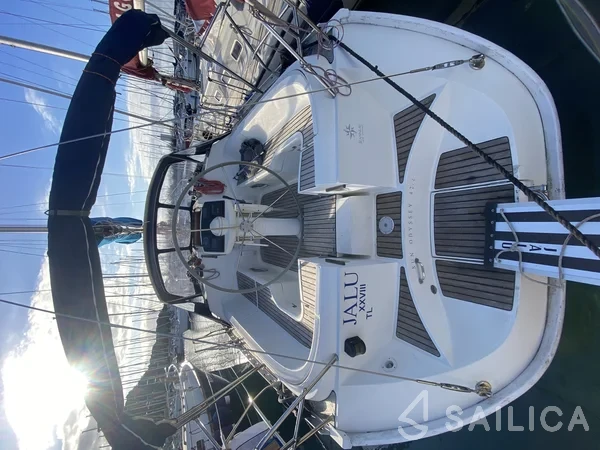 Sun Odyssey 42.2 - Yacht Charter Sailica