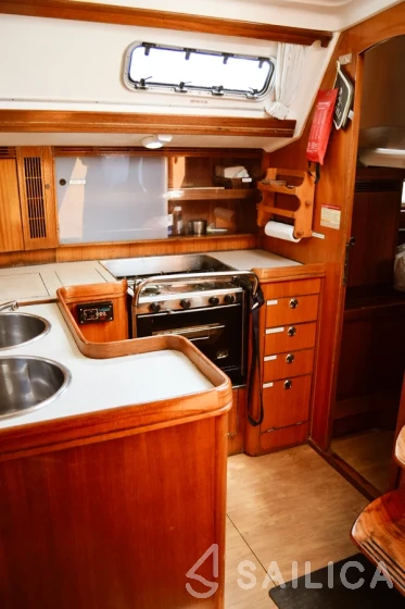 Elan 40 - Yacht Charter Sailica
