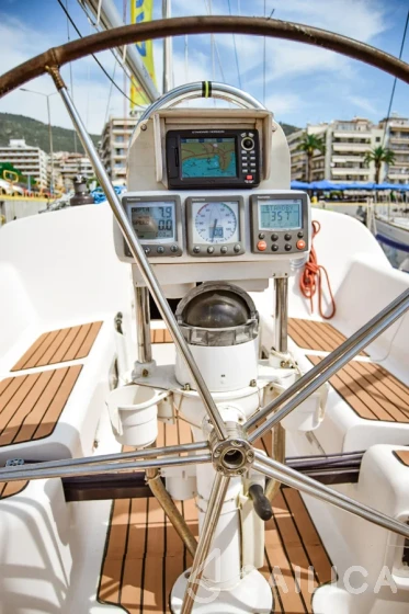 Elan 40 - Yacht Charter Sailica