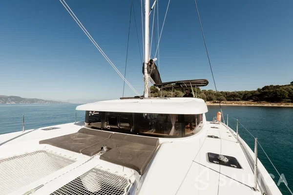 Lagoon 42 - Yacht Charter Sailica