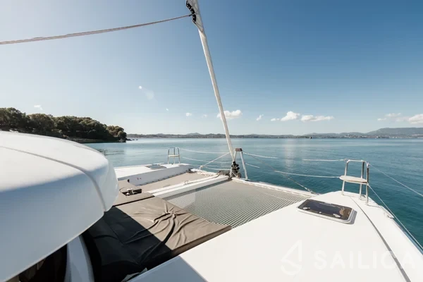 Lagoon 42 - Yacht Charter Sailica