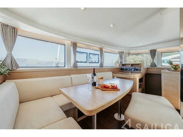 Lagoon 42 - Yacht Charter Sailica