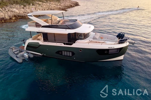 Navetta 48 - Yacht Charter Sailica