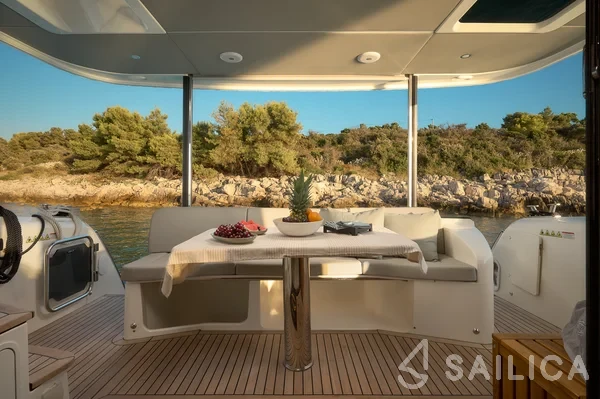 Navetta 48 - Yacht Charter Sailica