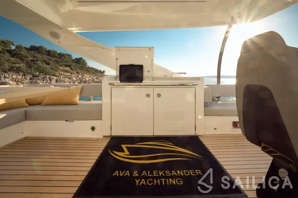 Navetta 48 - Yacht Charter Sailica