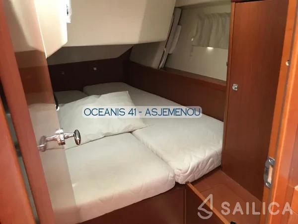 Oceanis 41 - Yacht Charter Sailica