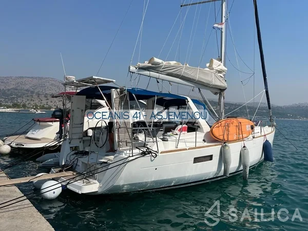 Oceanis 41 - Yacht Charter Sailica