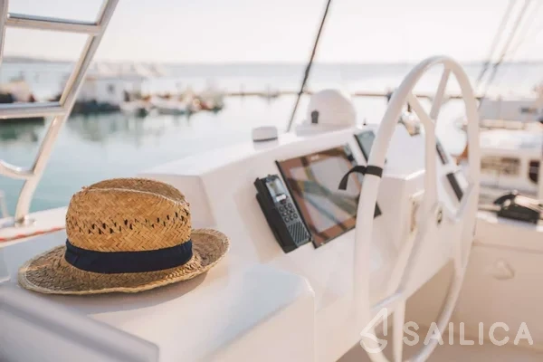 Bali 5.4. - Yacht Charter Sailica