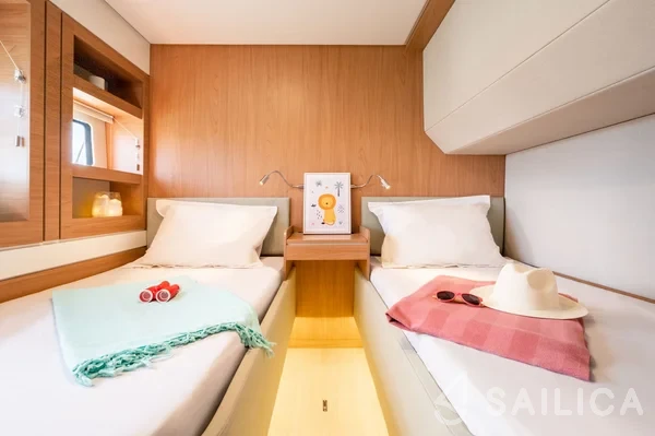 Bali 5.4. - Yacht Charter Sailica