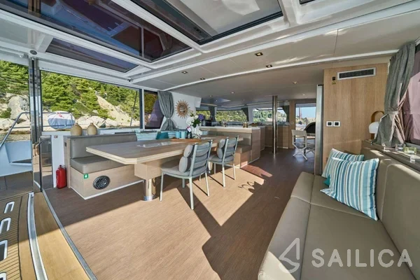Bali 5.4. - Yacht Charter Sailica