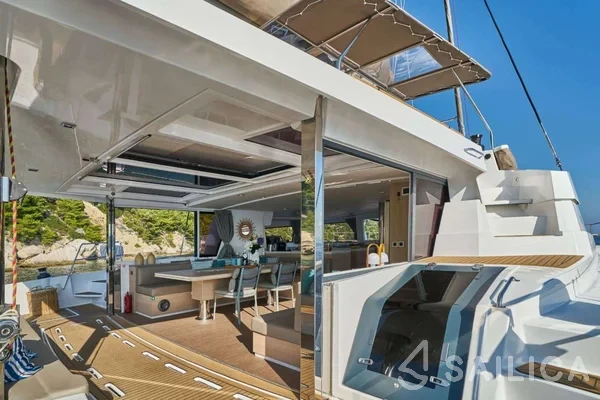 Bali 5.4. - Yacht Charter Sailica