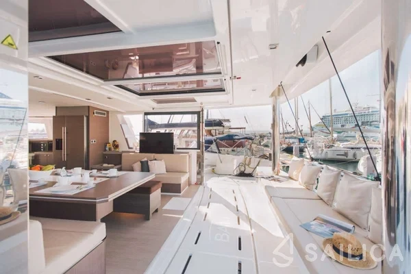 Bali 5.4. - Yacht Charter Sailica