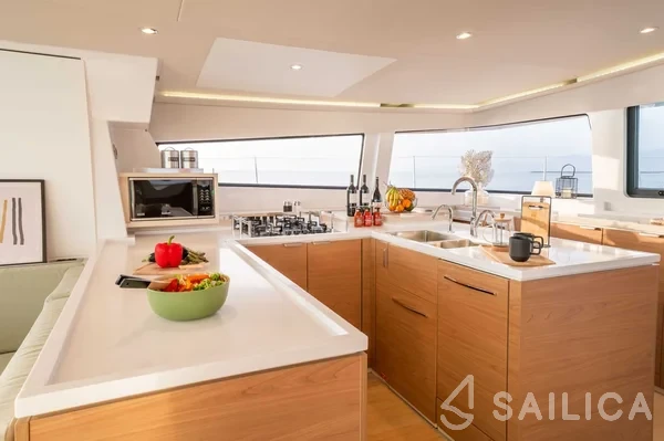 Bali 5.4. - Yacht Charter Sailica