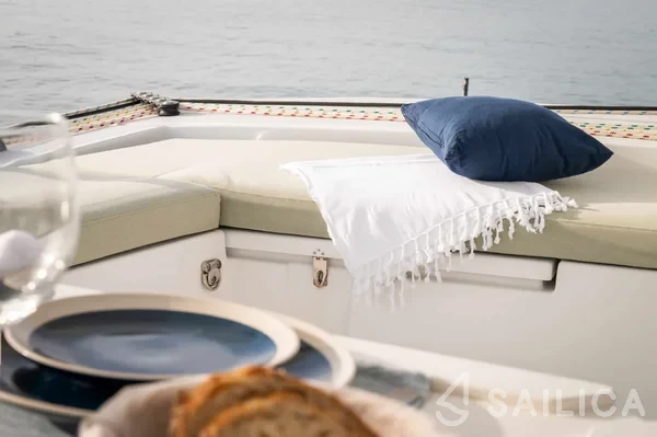 Bali 5.4. - Yacht Charter Sailica