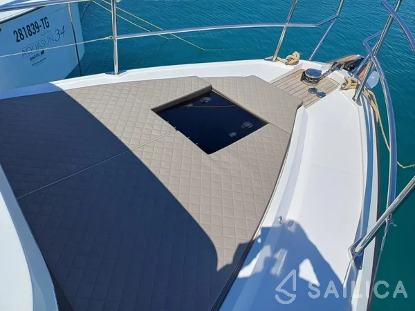 Nikhen Aquasun 34 - Yacht Charter Sailica