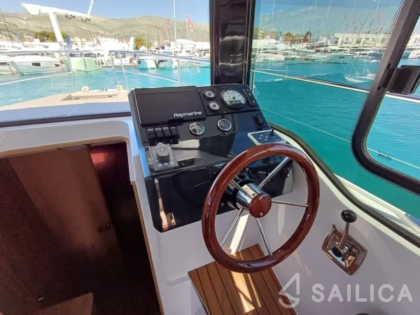 Nikhen Aquasun 34 - Yacht Charter Sailica