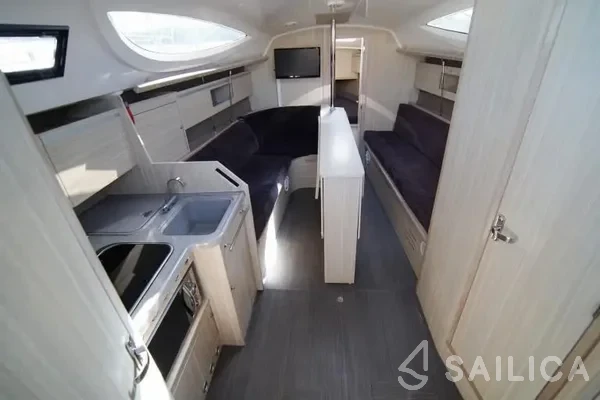 Maxus 33.1 RS - Yacht Charter Sailica