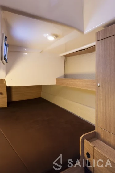 Nexus Revo 870 Prestige - Yacht Charter Sailica