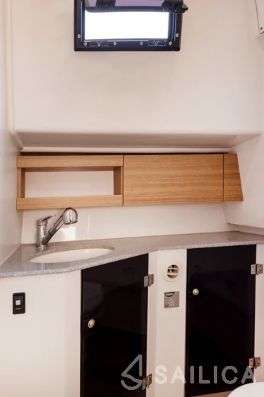 Nexus Revo 870 Prestige - Yacht Charter Sailica