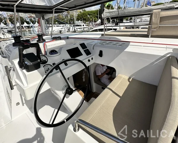 Aventura 37 - Yacht Charter Sailica
