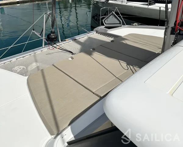 Aventura 37 - Yacht Charter Sailica