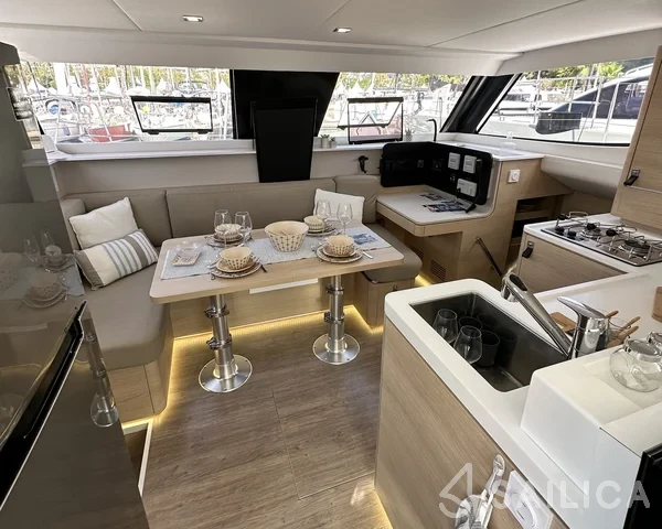 Aventura 37 - Yacht Charter Sailica