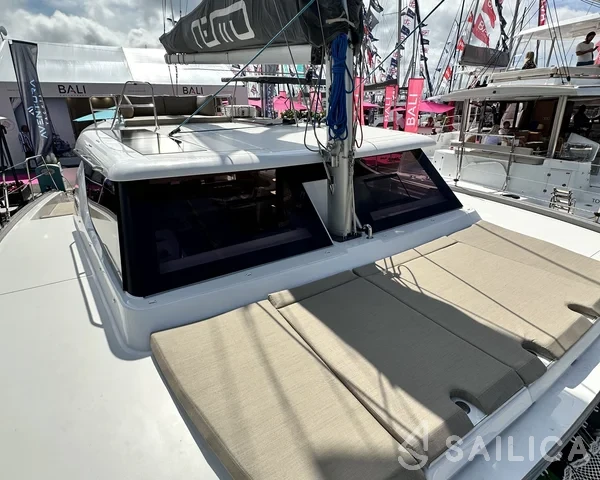 Aventura 37 - Yacht Charter Sailica