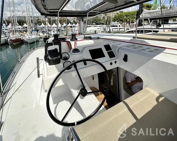 Aventura 37 - Yacht Charter Sailica