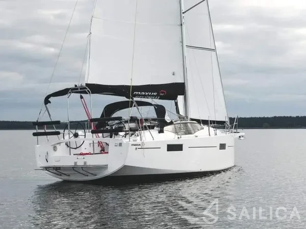 Maxus 34 - Yacht Charter Sailica