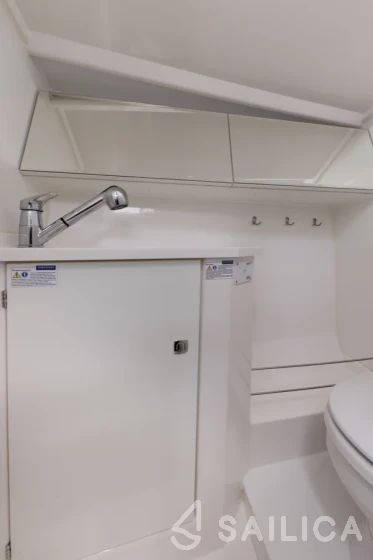 Maxus 34 - Yacht Charter Sailica