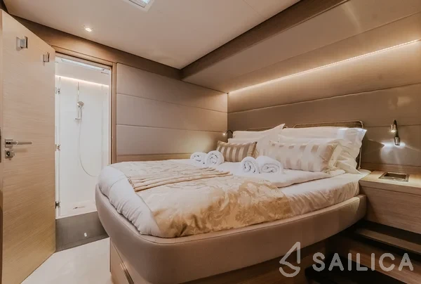 Lagoon 55 - Yacht Charter Sailica