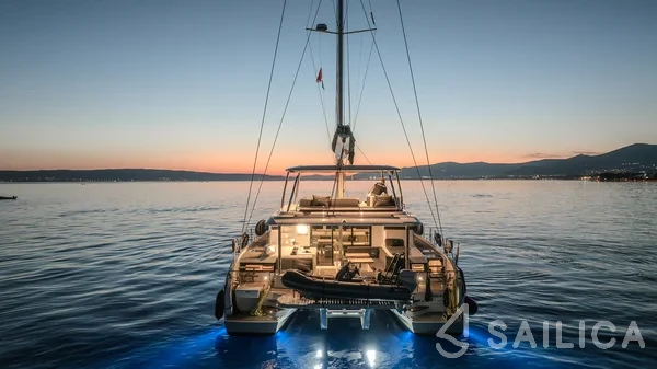 Lagoon 55 - Yacht Charter Sailica