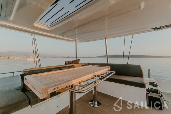 Lagoon 55 - Yacht Charter Sailica