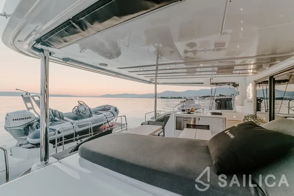 Lagoon 55 - Yacht Charter Sailica