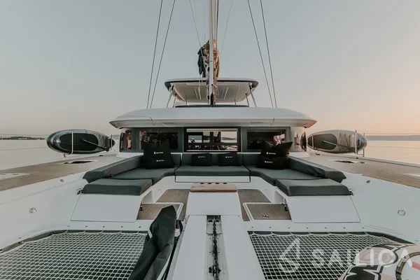 Lagoon 55 - Yacht Charter Sailica