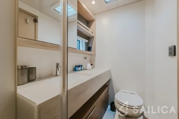 Lagoon 55 - Yacht Charter Sailica