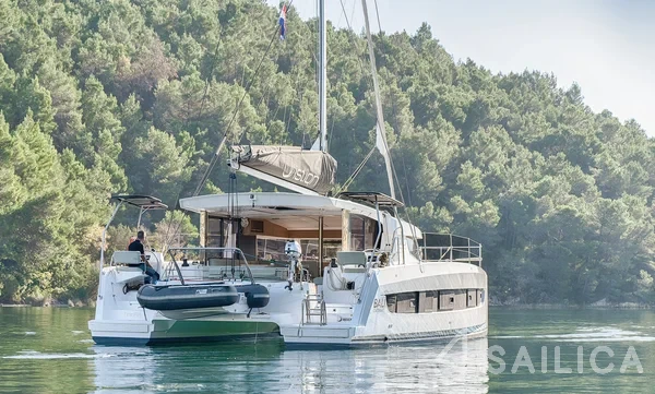 Bali Catsmart - Yacht Charter Sailica