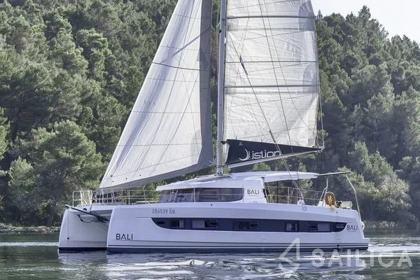Bali Catsmart - Yacht Charter Sailica