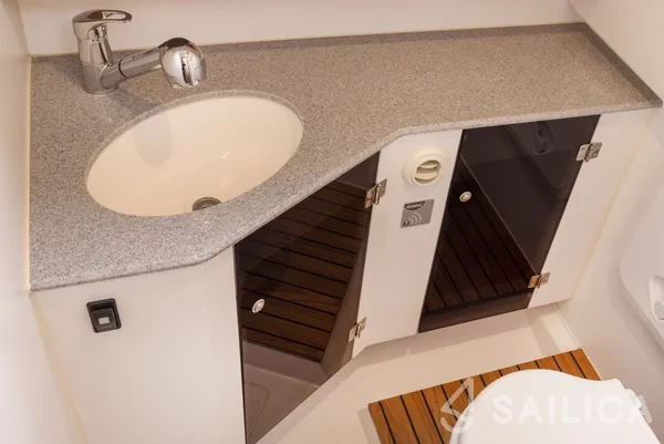 Nexus Revo 870 Prestige - Yacht Charter Sailica