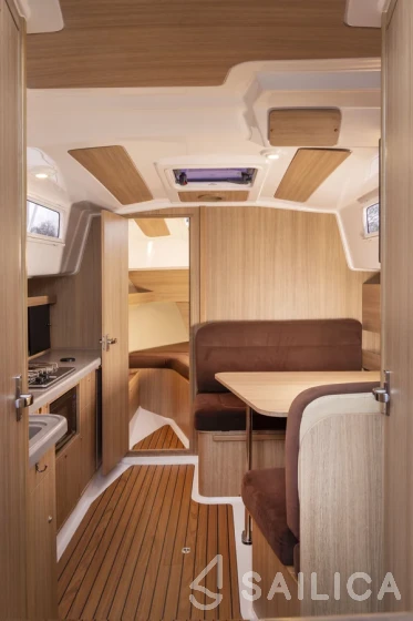 Nexus Revo 870 Prestige - Yacht Charter Sailica