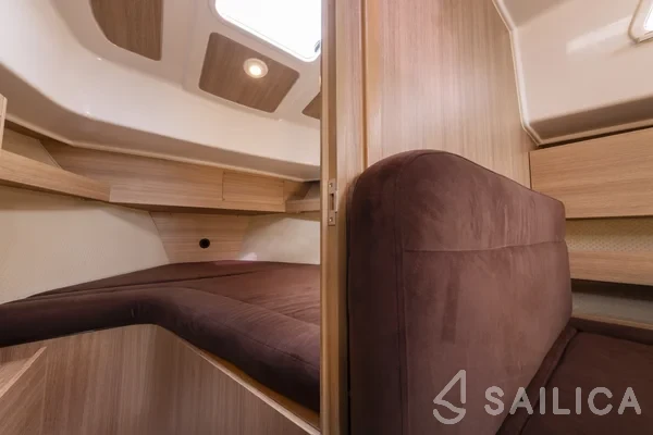 Nexus Revo 870 Prestige - Yacht Charter Sailica