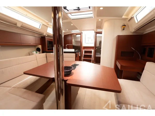 Hanse 418 - Yacht Charter Sailica