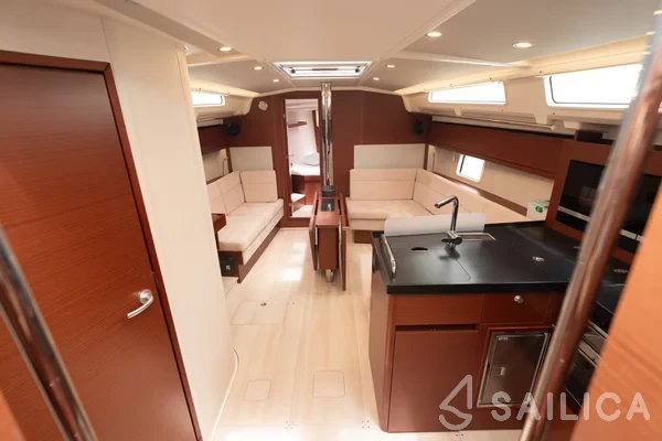 Hanse 418 - Yacht Charter Sailica