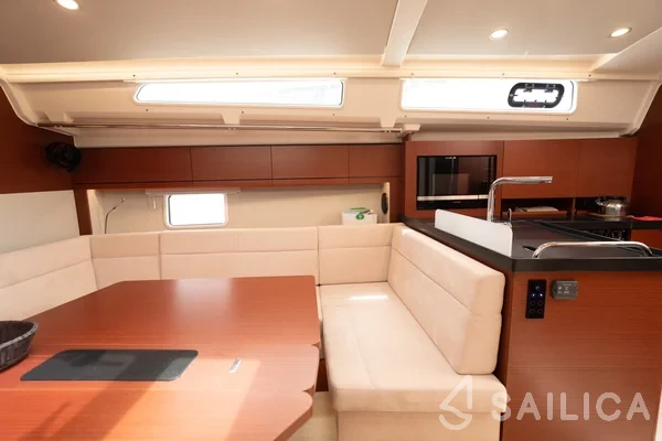 Hanse 418 - Yacht Charter Sailica