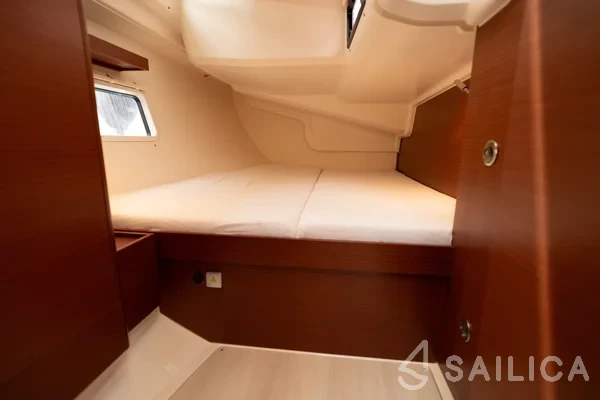 Hanse 418 - Yacht Charter Sailica